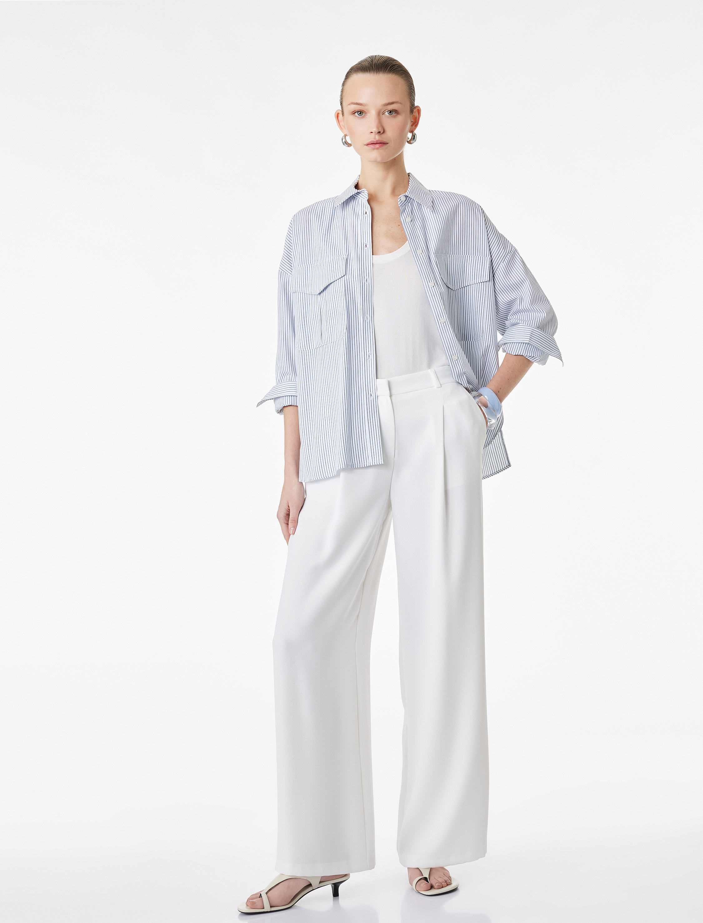   Krep Kumaş Cepli Pileli Düz Geniş Paça Pantolon