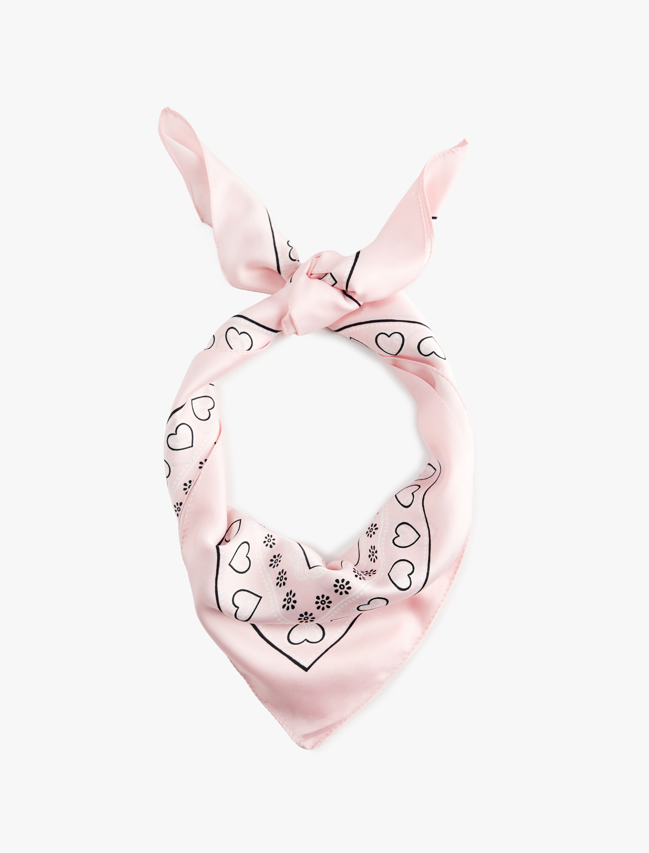  Kadın Kalpli Kare Saten Fular