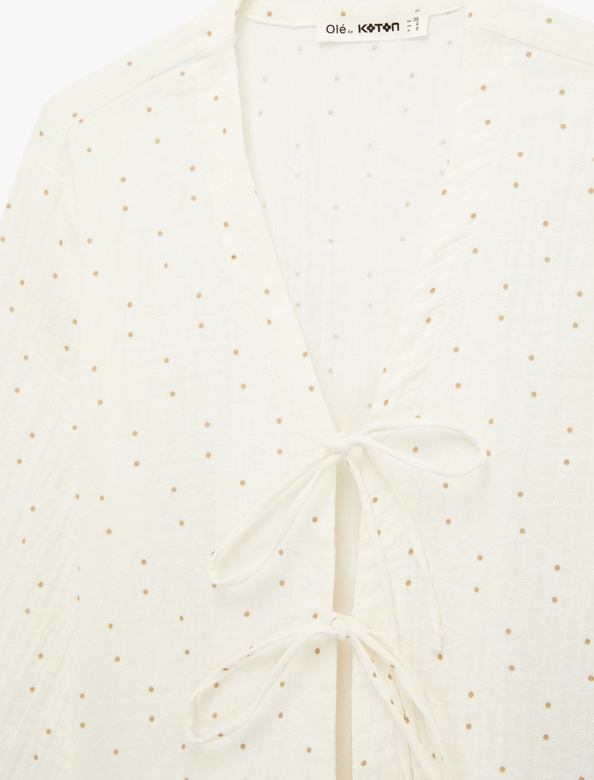   Pamuklu Uzun Kollu V Yaka Bağlamalı Fiyonk Detaylı Bluz