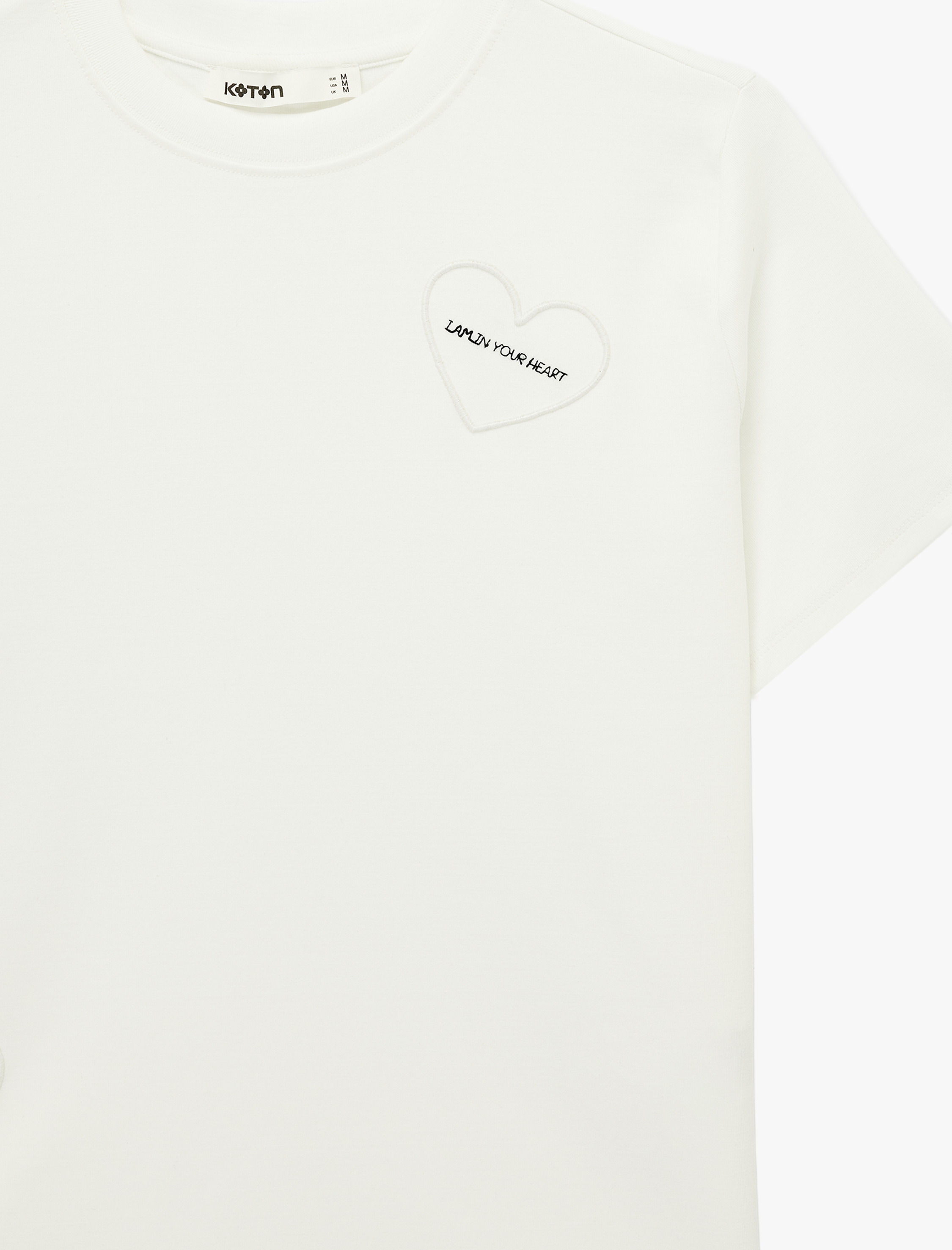   Pamuklu Kısa Kollu Bisiklet Yaka Nakış Detaylı Kalpli Tişört