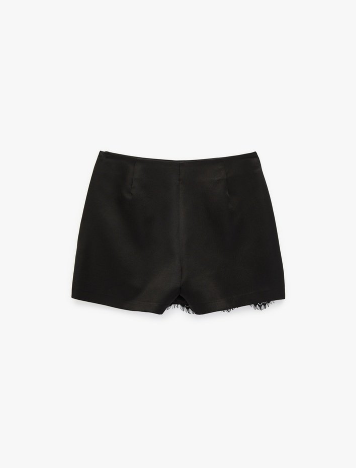  Dantel Detaylı Mini Saten Şort Etek