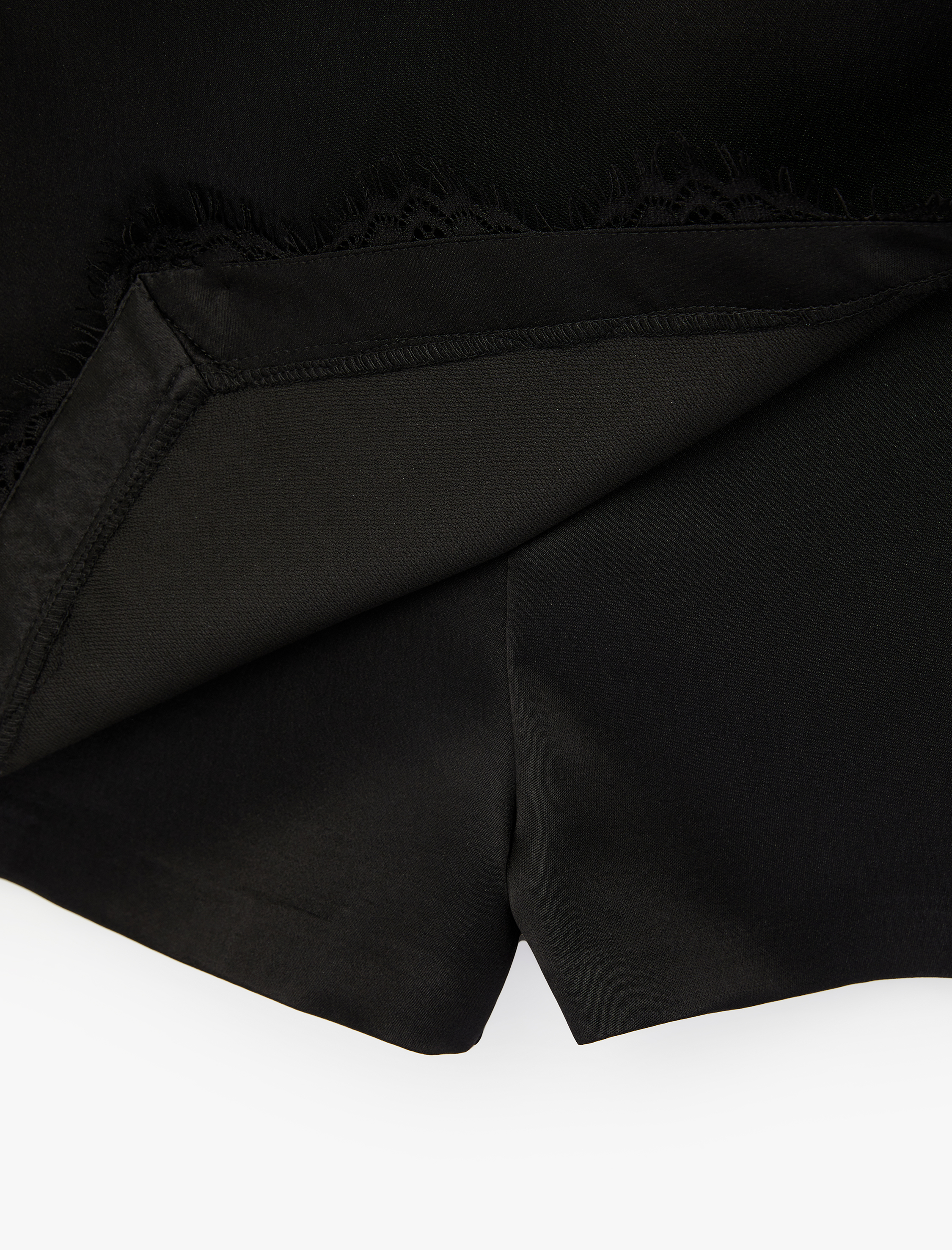   Dantel Detaylı Mini Saten Şort Etek