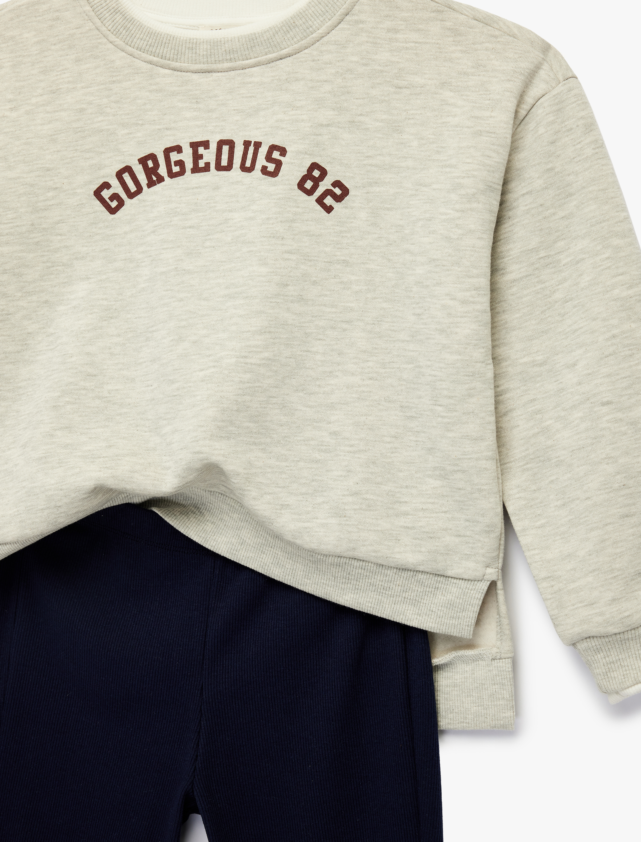  Kız Çocuk Baskılı Uzun Kollu Şardonlu Sweatshirt ve İspanyol Paça Pantolon Takımı - 2'li Set