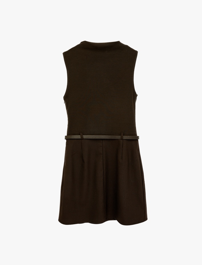  Slim Fit Kolsuz Bisiklet Yaka Kemer Detaylı Mini Elbise