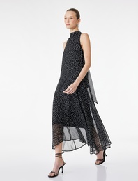 Şifon Kolsuz Kloş Puantiyeli Uzun Halter Yaka Elbise