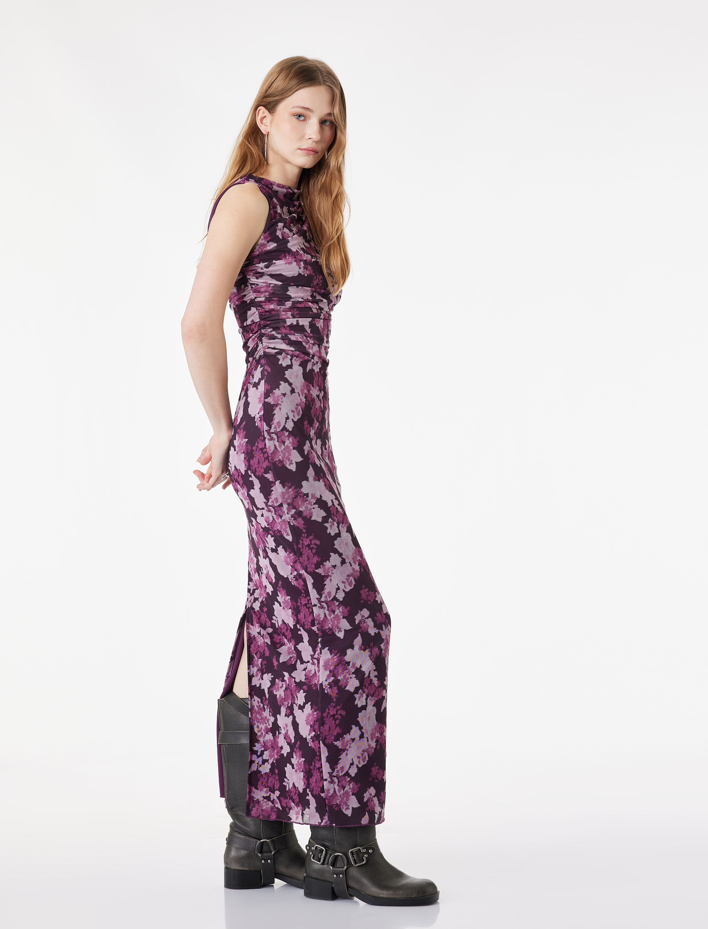   Slim Fit Drapeli Kolsuz Bisiklet Yaka Çiçekli Uzun Elbise