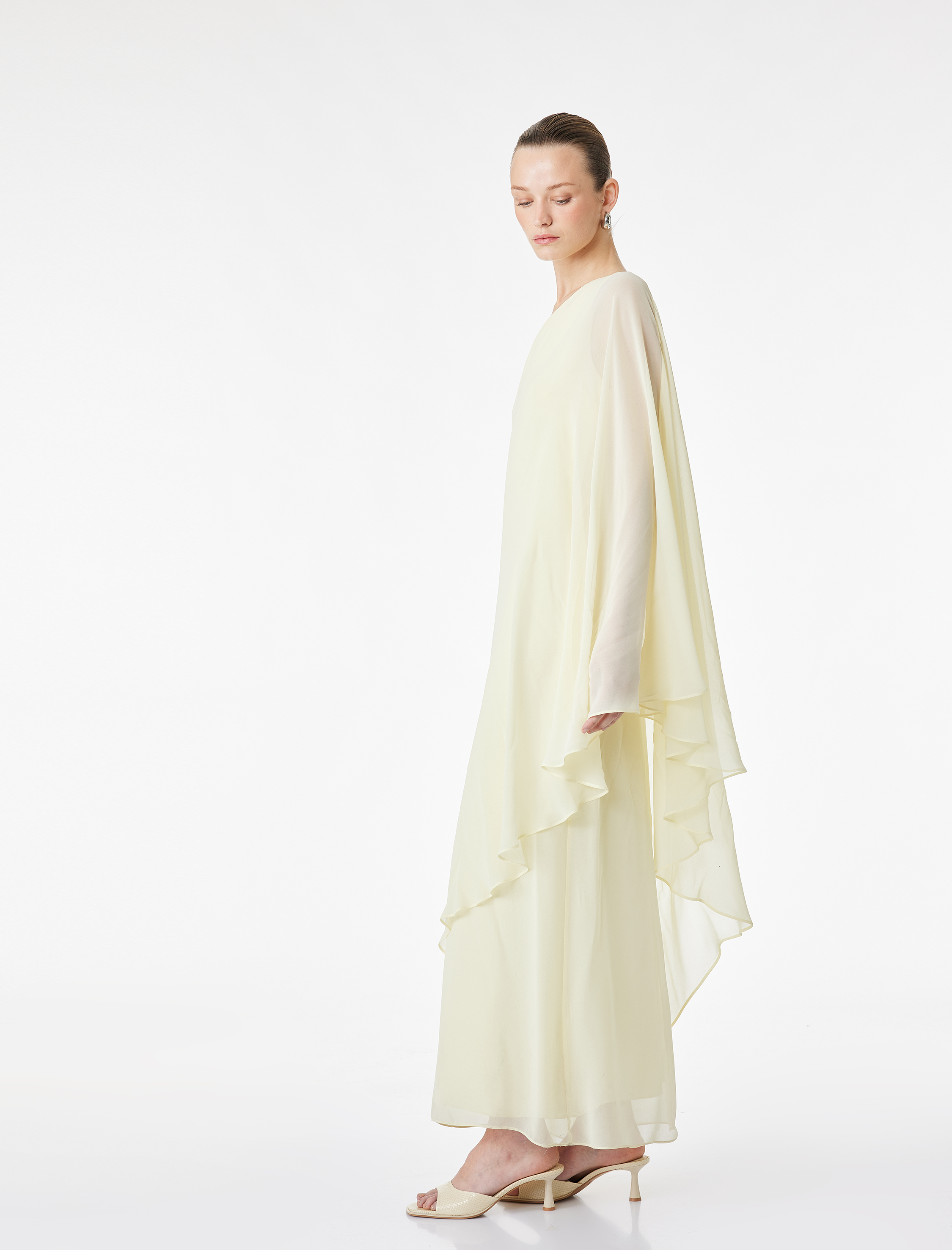   Asimetrik Kesim Midi Boy Tek Omuz Pelerin Şifon Elbise