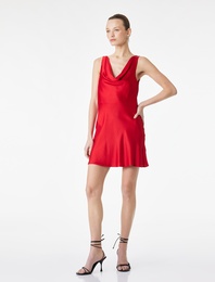 Viskon Kolsuz Degaje Yaka Mini Saten Elbise