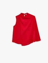 Dik Yaka Kumaş Detaylı Kolsuz Bluz