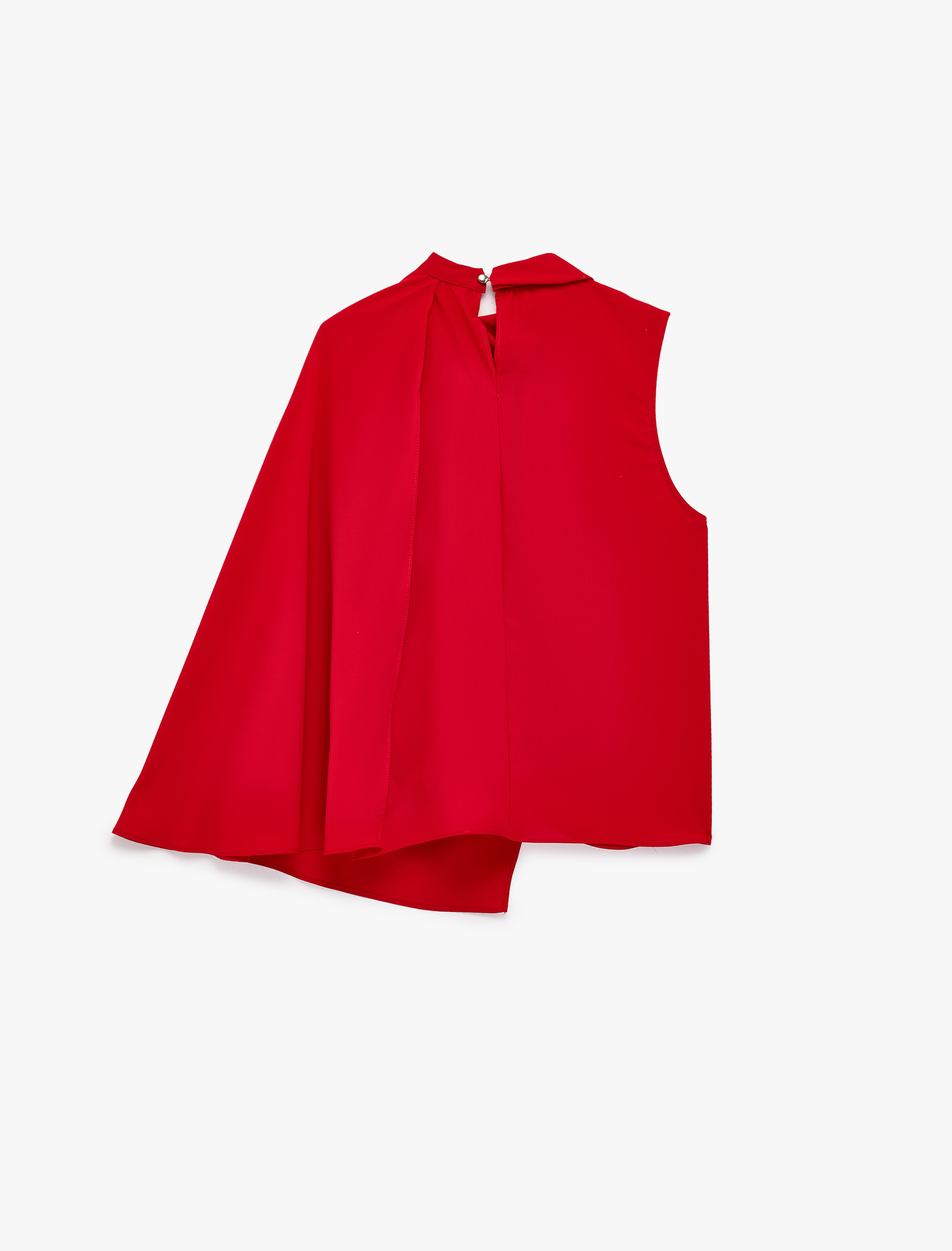   Dik Yaka Kumaş Detaylı Kolsuz Bluz