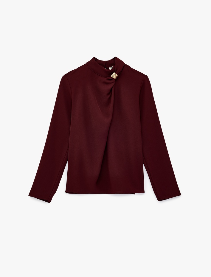  Metal Aksesuarlı Asimetrik Yaka Uzun Kollu Bluz