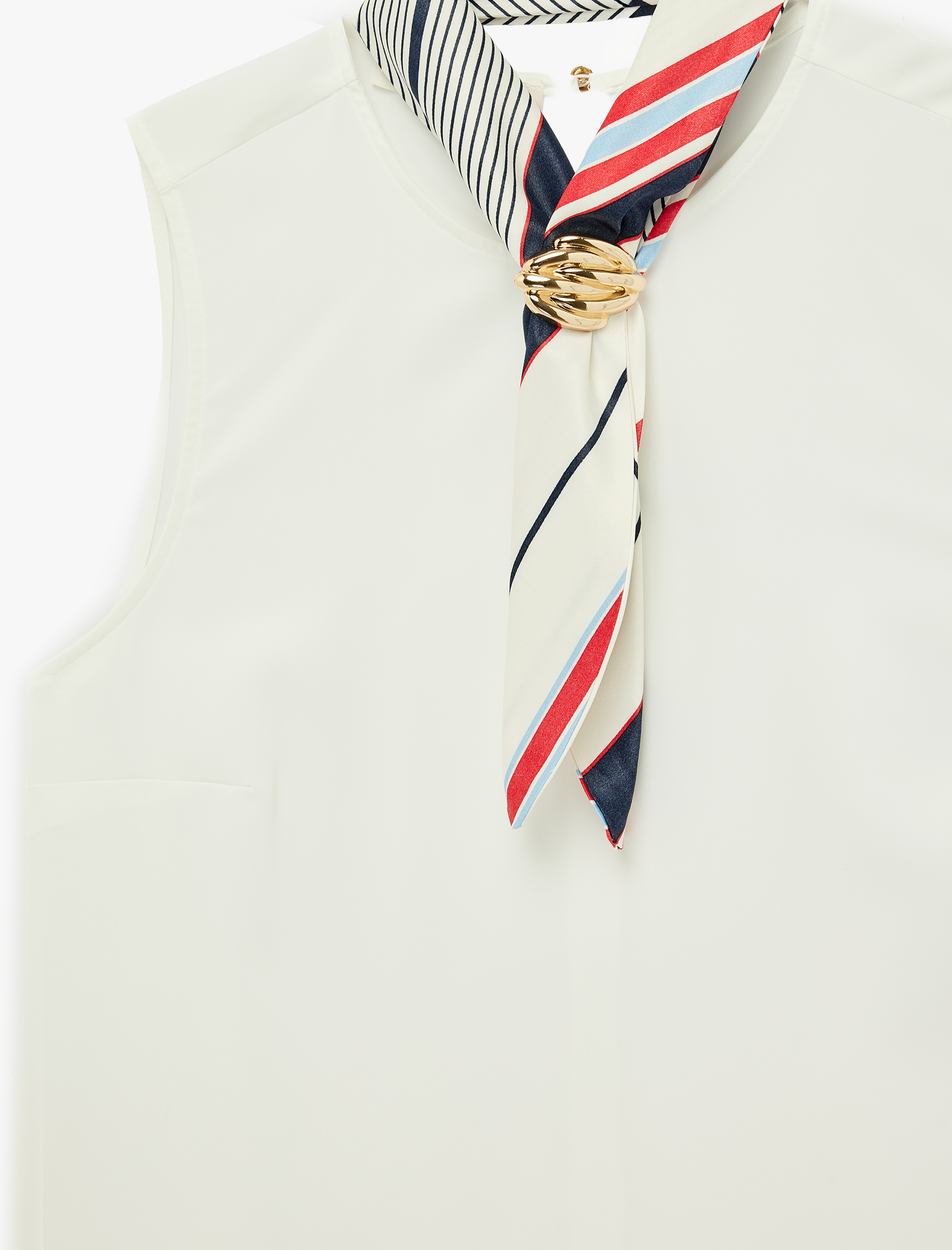   Metal Aksesuarlı Bisiklet Yaka Fular Detaylı Kolsuz Bluz