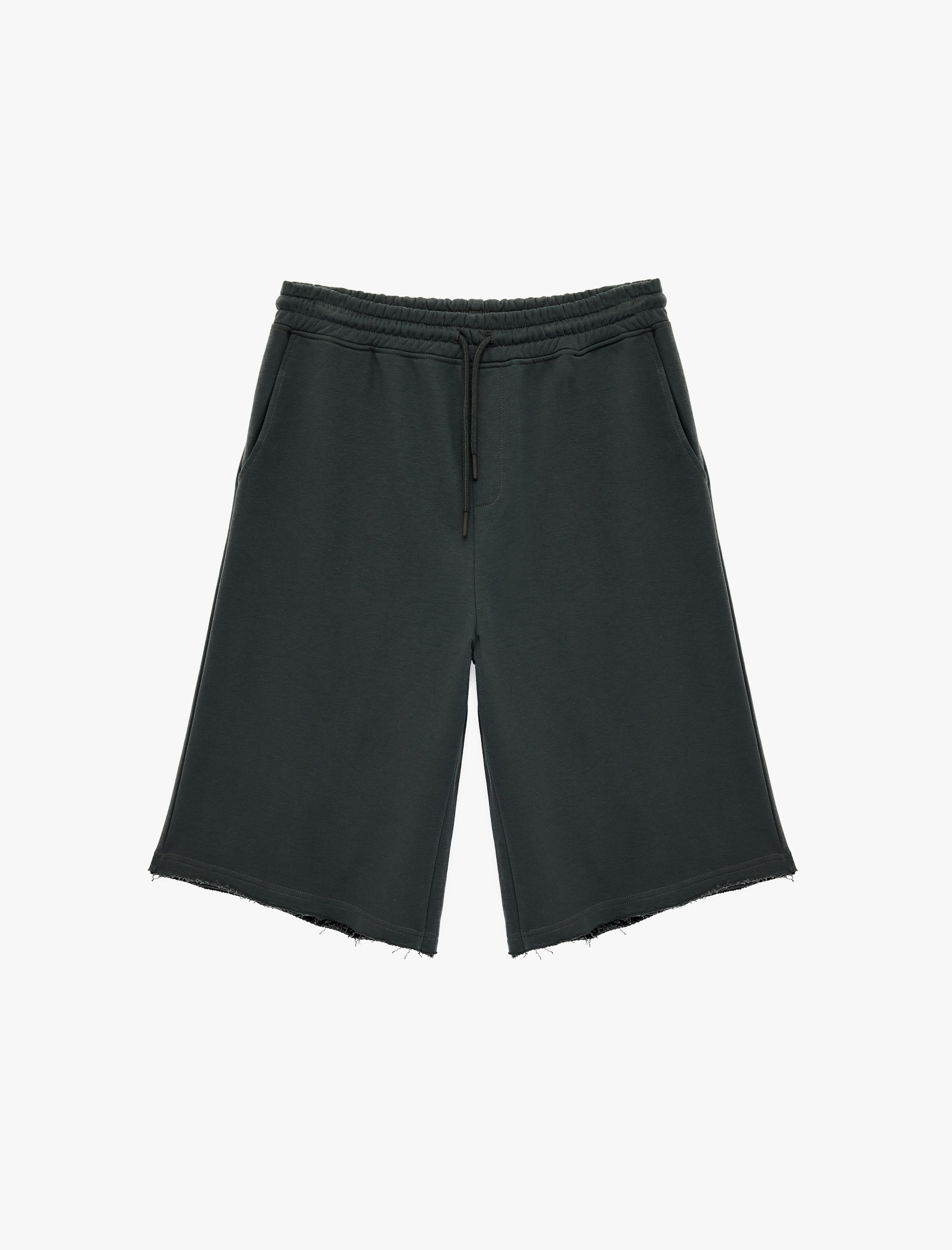   Rahat Kalıp Cepli Üç İplik Pamuklu Beli Bağcıklı Kapri Şort