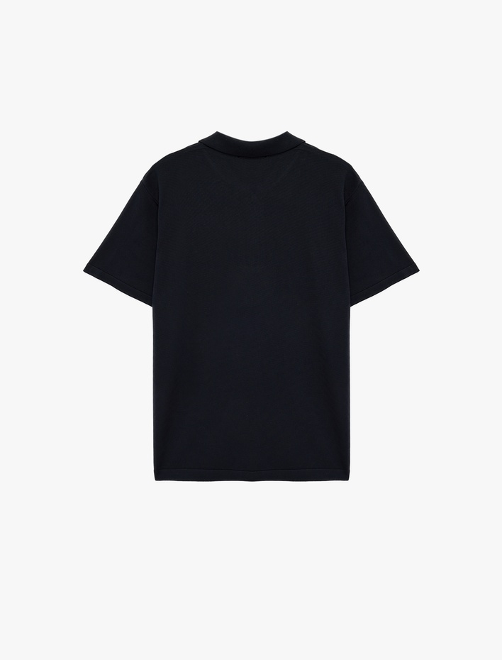  Regular Fit Viskon Yarım Fermuarlı Kısa Kollu Triko Tişört