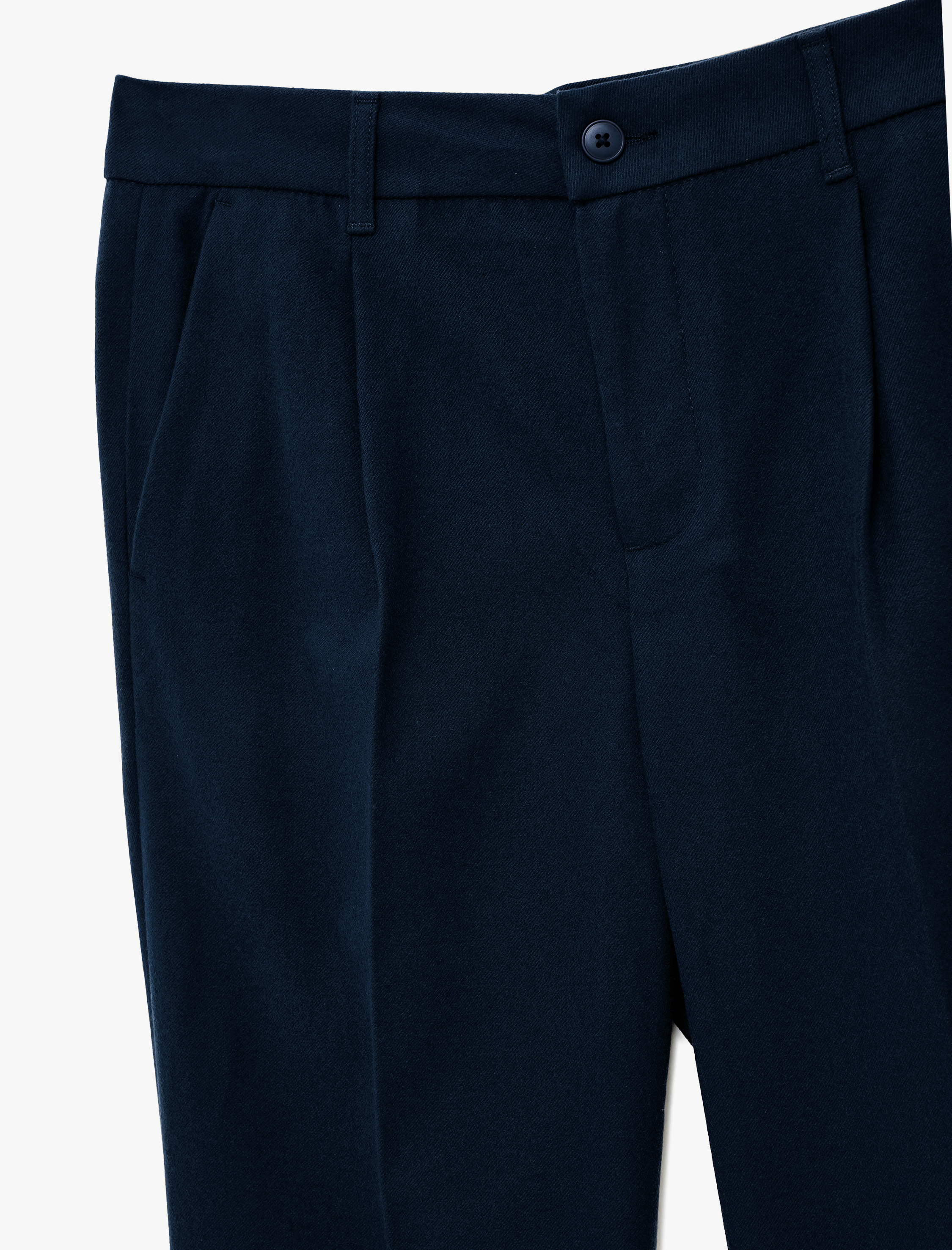   Regular Fit Viskon Karışımlı Cepli Düğmeli Pileli Kumaş Pantolon