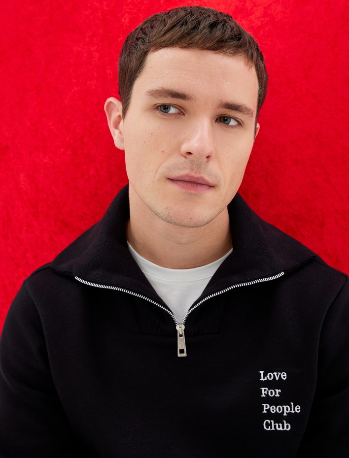 Uzun Kollu İşlemeli İnterlok Kumaş Yarım Fermuarlı Sweatshirt