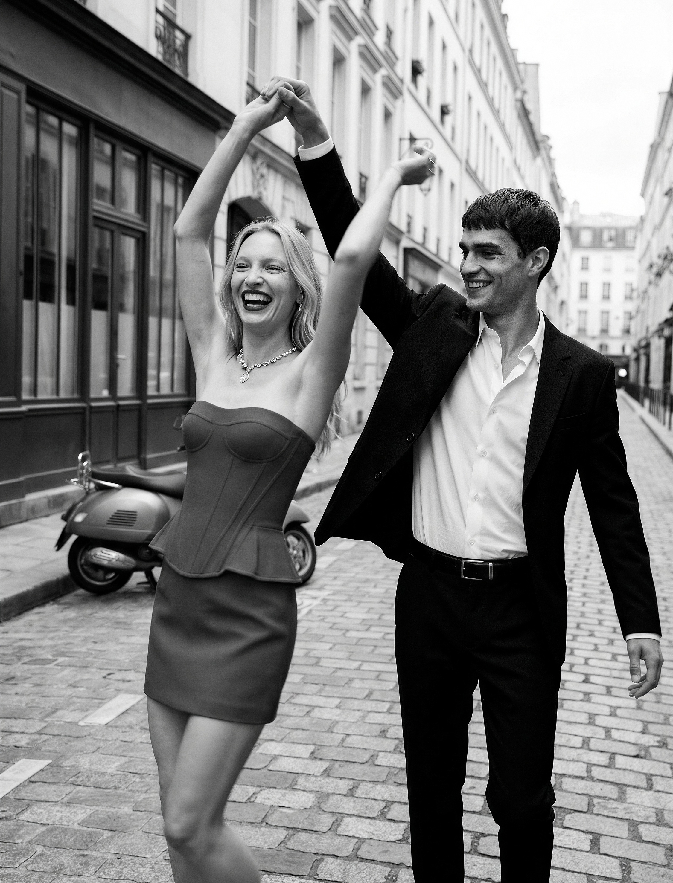   Slim Fit Kapaklı Cep Detaylı Uzun Kollu Mono Yaka Blazer Ceket