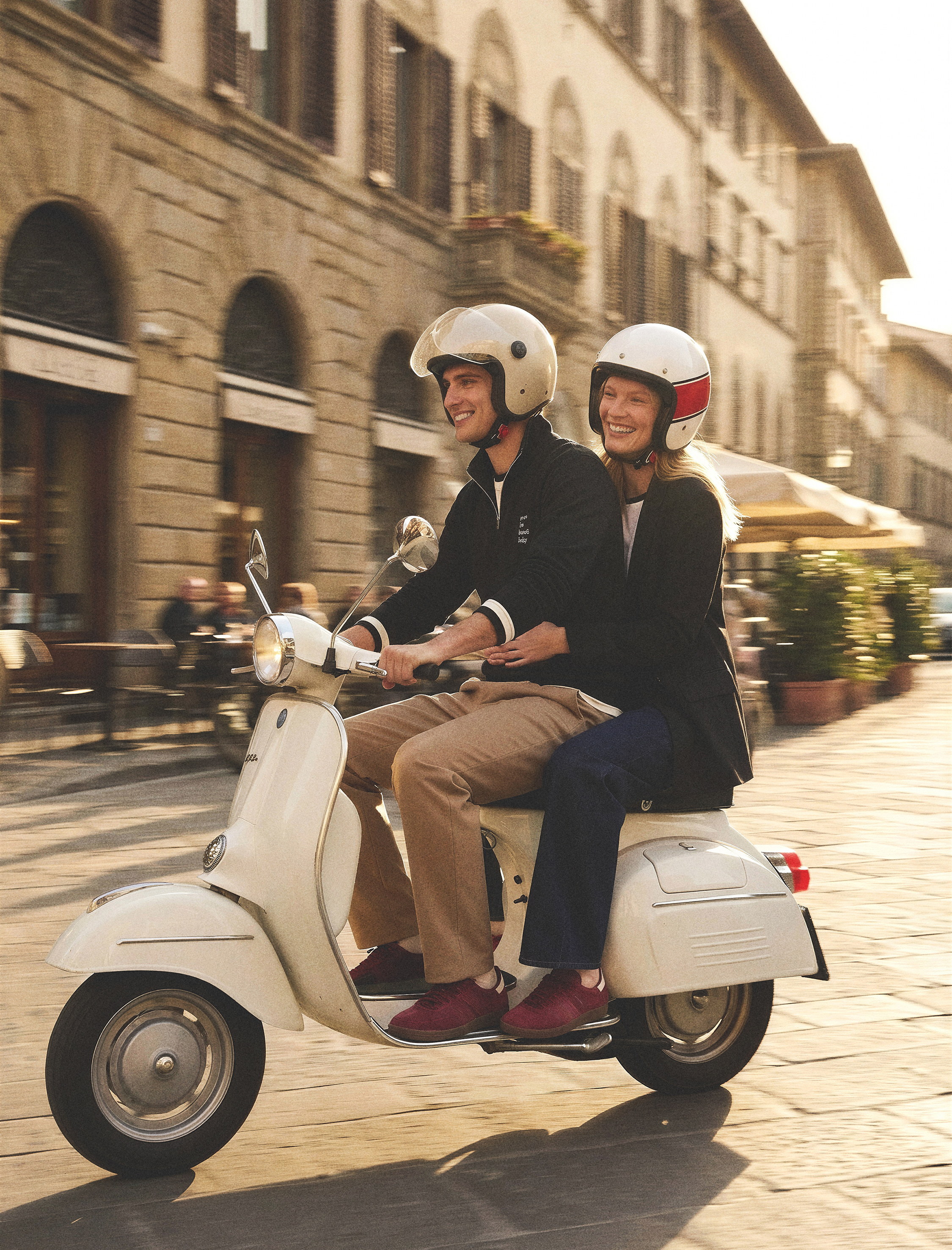   Uzun Kollu Kapaklı Cep Detaylı Oversize Kruvaze Blazer Ceket