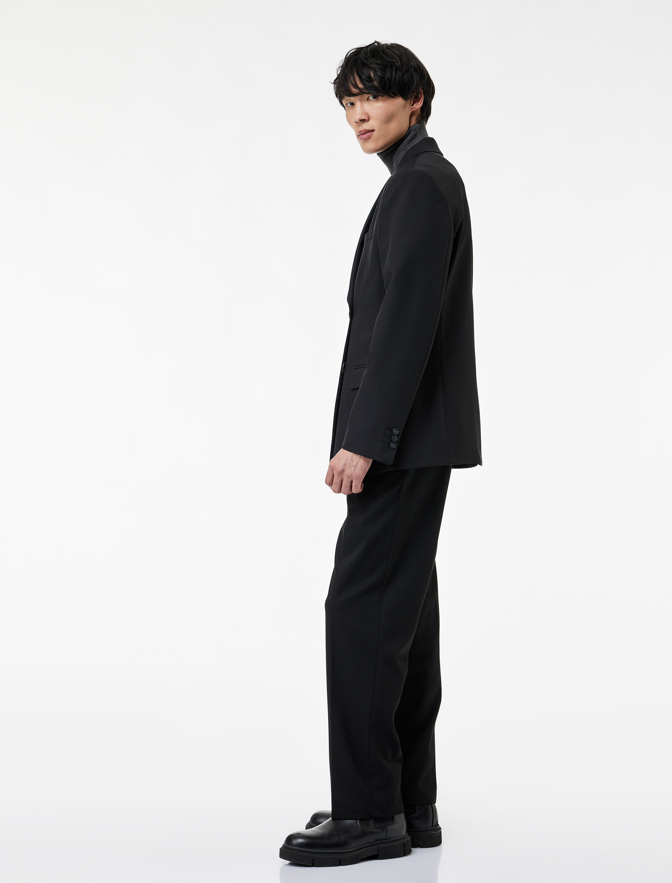   Rahat Kalıp Viskon Karışımlı Pileli Kumaş Pantolon