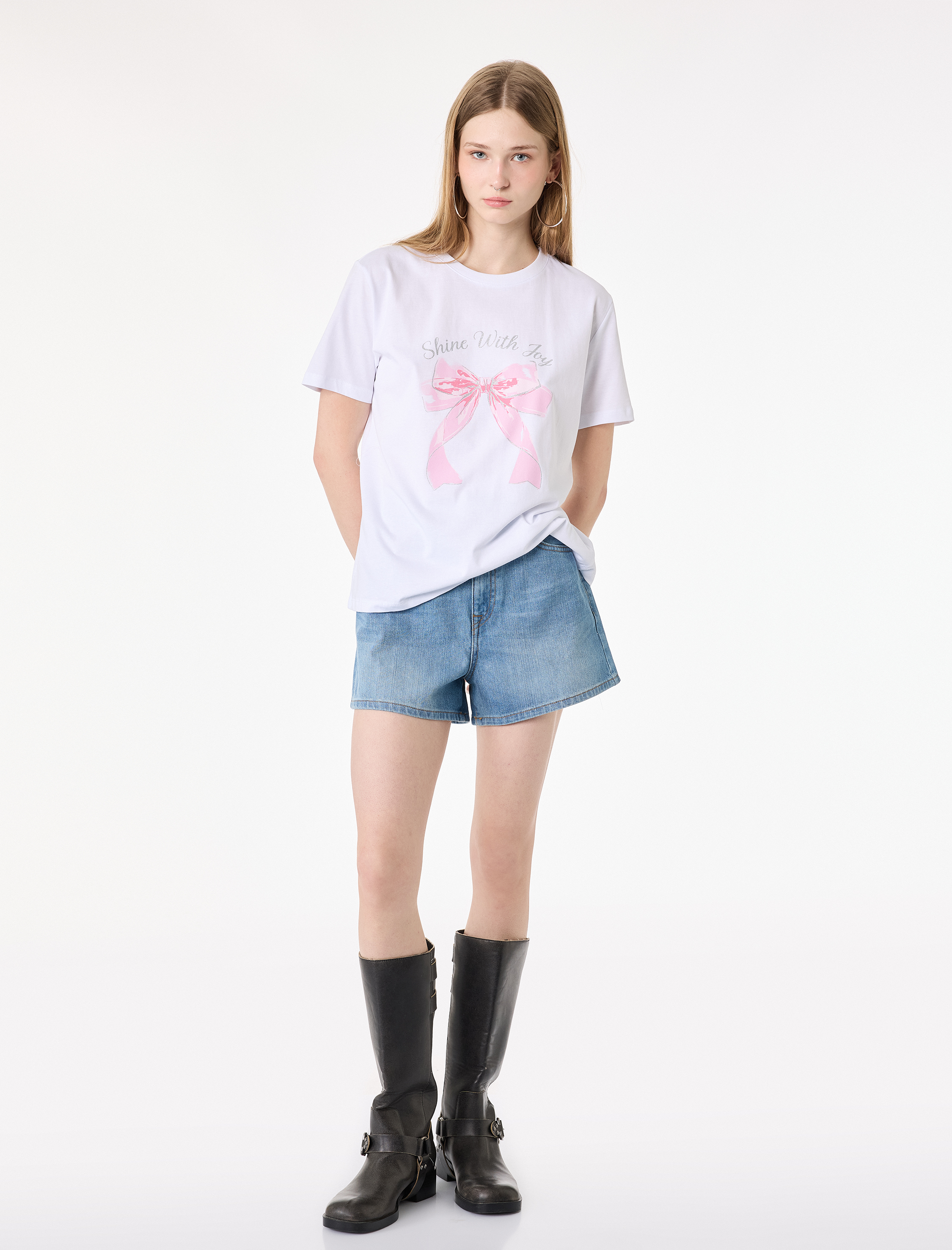   Pamuklu Kısa Kollu Bisiklet Yaka Fiyonk Baskılı Tişört