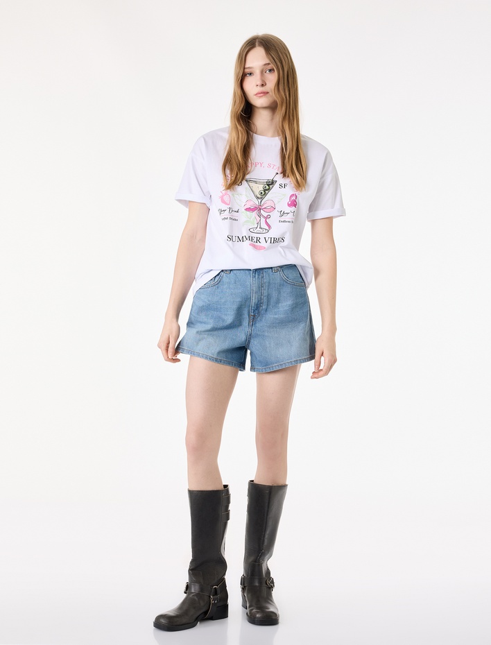  Rahat Kalıp Kısa Kollu Bisiklet Yaka Baskılı Tişört