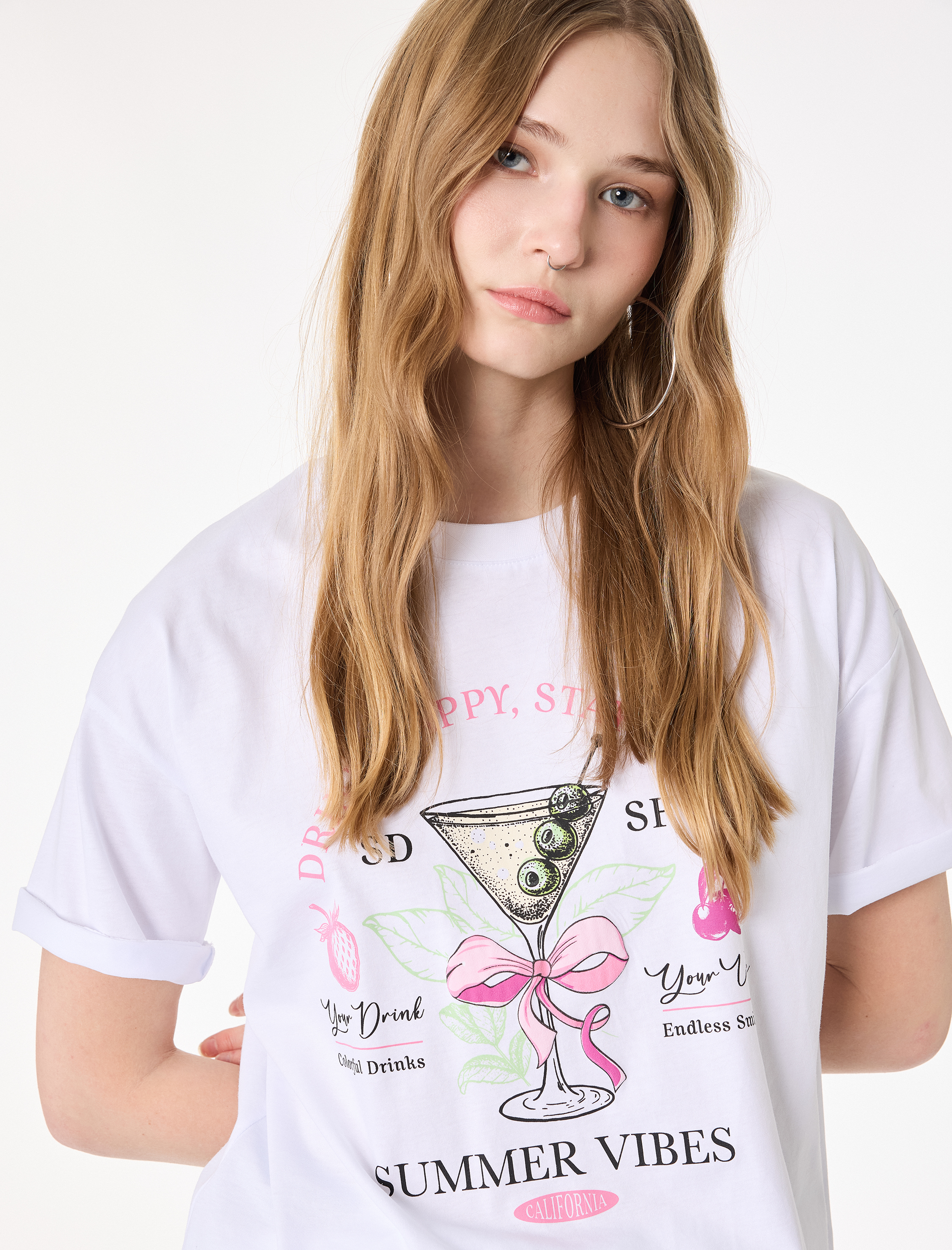   Rahat Kalıp Kısa Kollu Bisiklet Yaka Baskılı Tişört