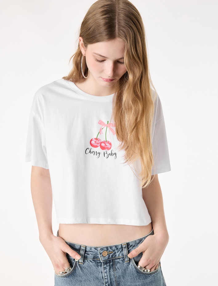  Rahat Kalıp Kısa Kollu Kiraz Baskılı Pamuklu Crop Tişört