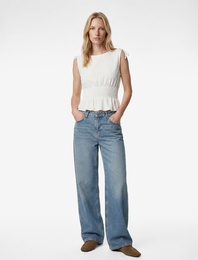 Bürümcük Kumaş Gipeli Kayık Yaka Fiyonk Detaylı Kolsuz Bluz