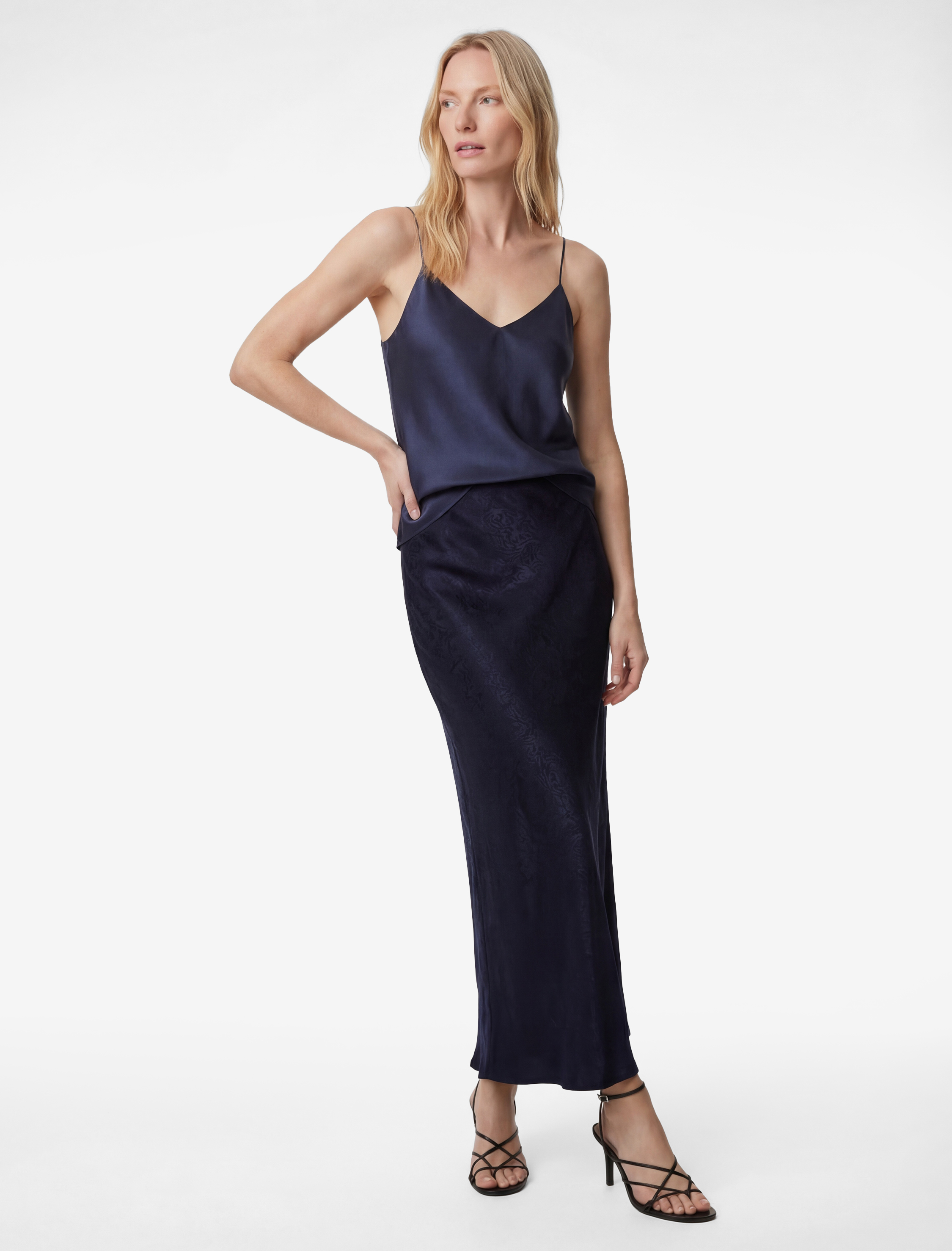   Balık Kesim Dokulu Midi Saten Etek