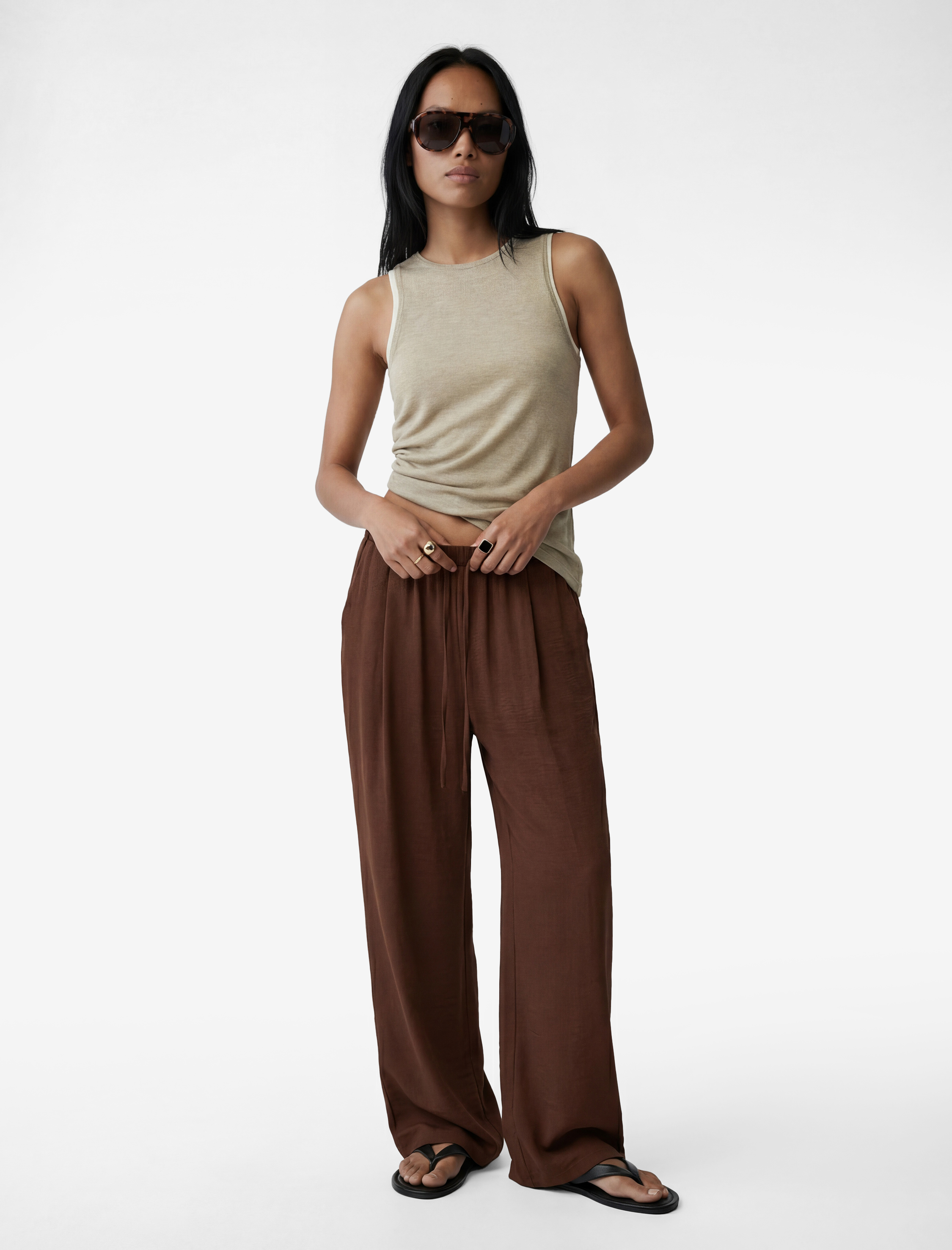 Aerobin Kumaş Beli Bağcıklı Cepli Geniş Düz Paça Saten Pantolon