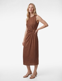 Kolsuz Bisiklet Yaka Aksesuar Detaylı Midi Boy Aerobin Saten Elbise