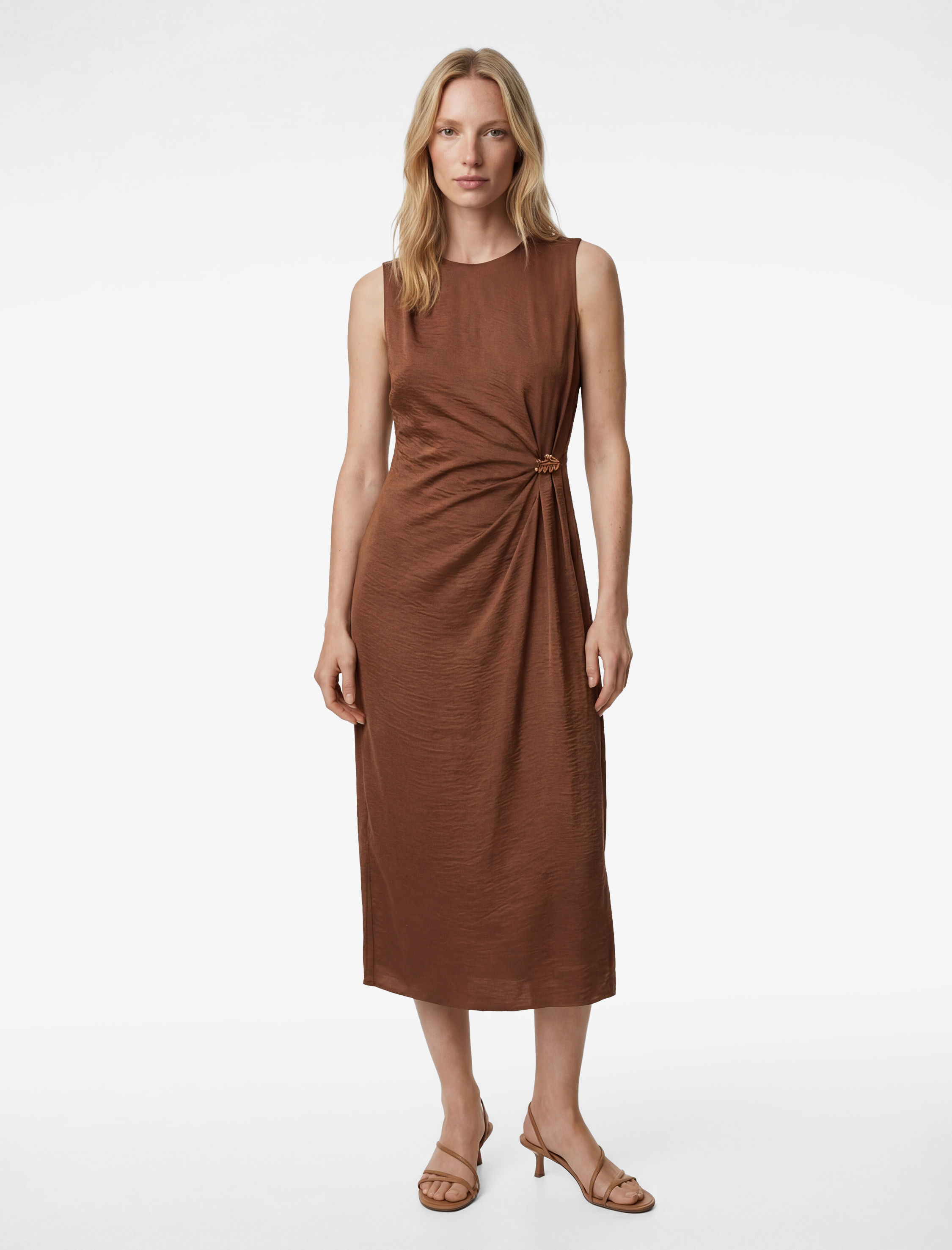   Kolsuz Bisiklet Yaka Aksesuar Detaylı Midi Boy Aerobin Saten Elbise