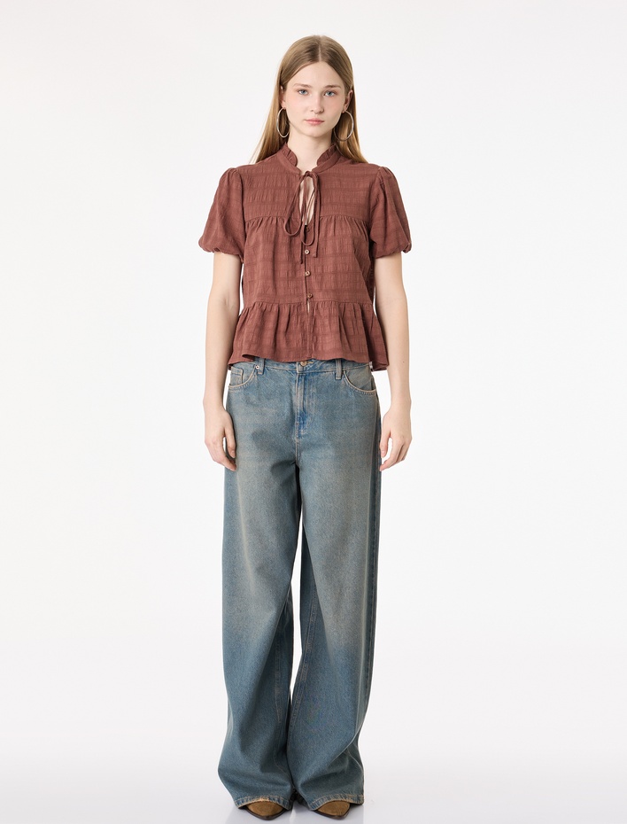  Pamuklu Düğmeli Bağlamalı Yaka Kısa Balon Kol Bluz