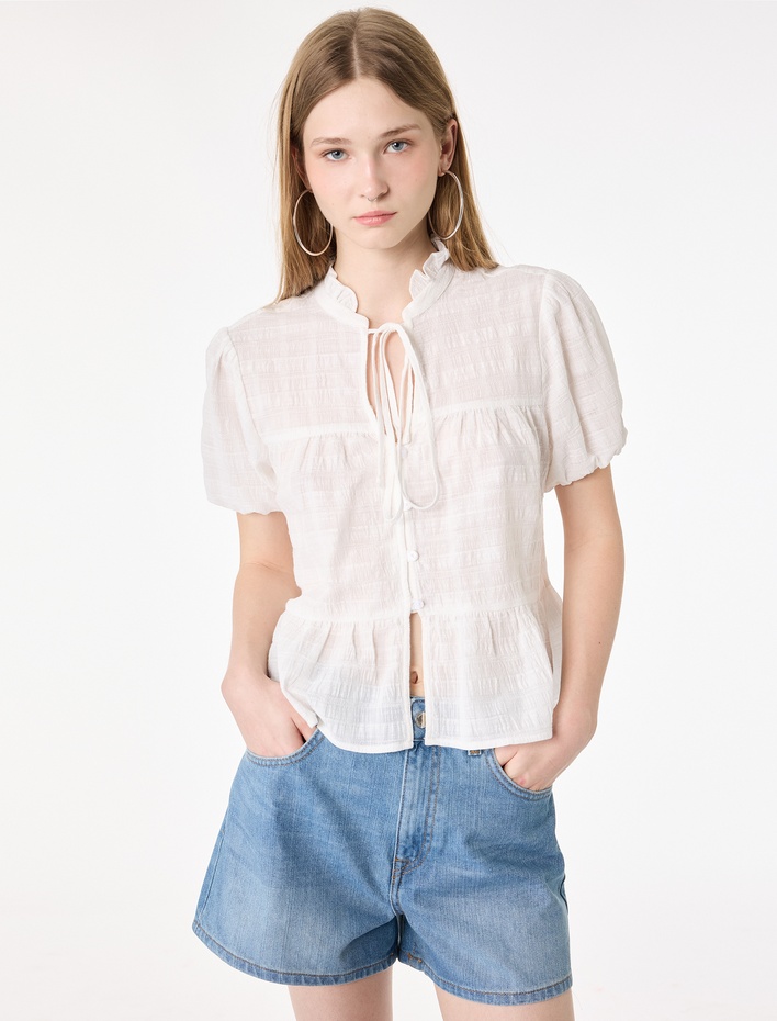  Pamuklu Düğmeli Bağlamalı Yaka Kısa Balon Kol Bluz