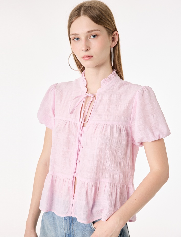  Pamuklu Düğmeli Bağlamalı Yaka Kısa Balon Kol Bluz