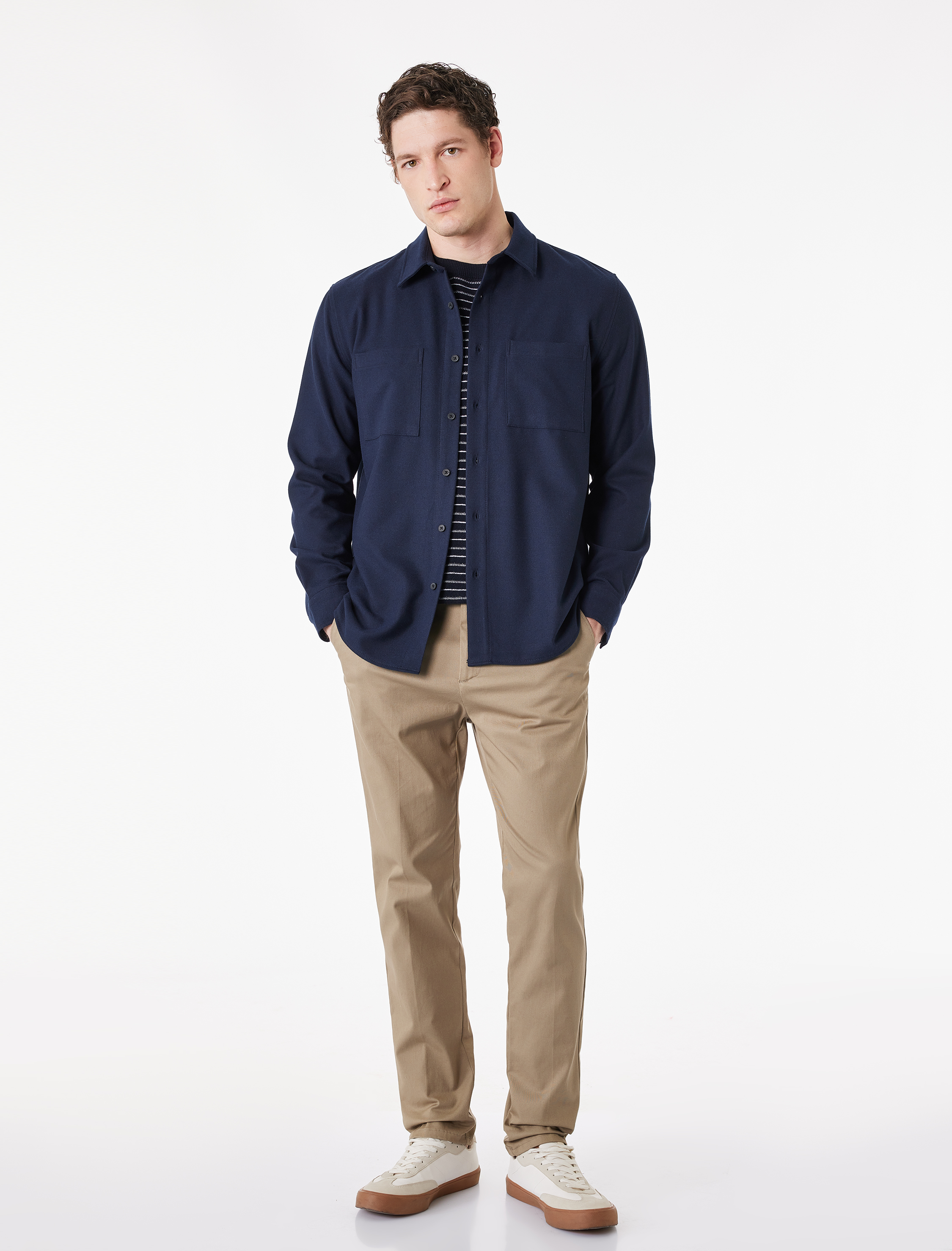   Regular Fit Cepli Klasik Yaka Uzun Kollu Gömlek