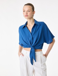 Kısa Kollu Klasik Yaka Bağlama Detaylı Crop Gömlek