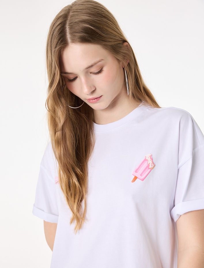  Kısa Kollu Bisiklet Yaka Arkası Baskılı Oversize Tişört