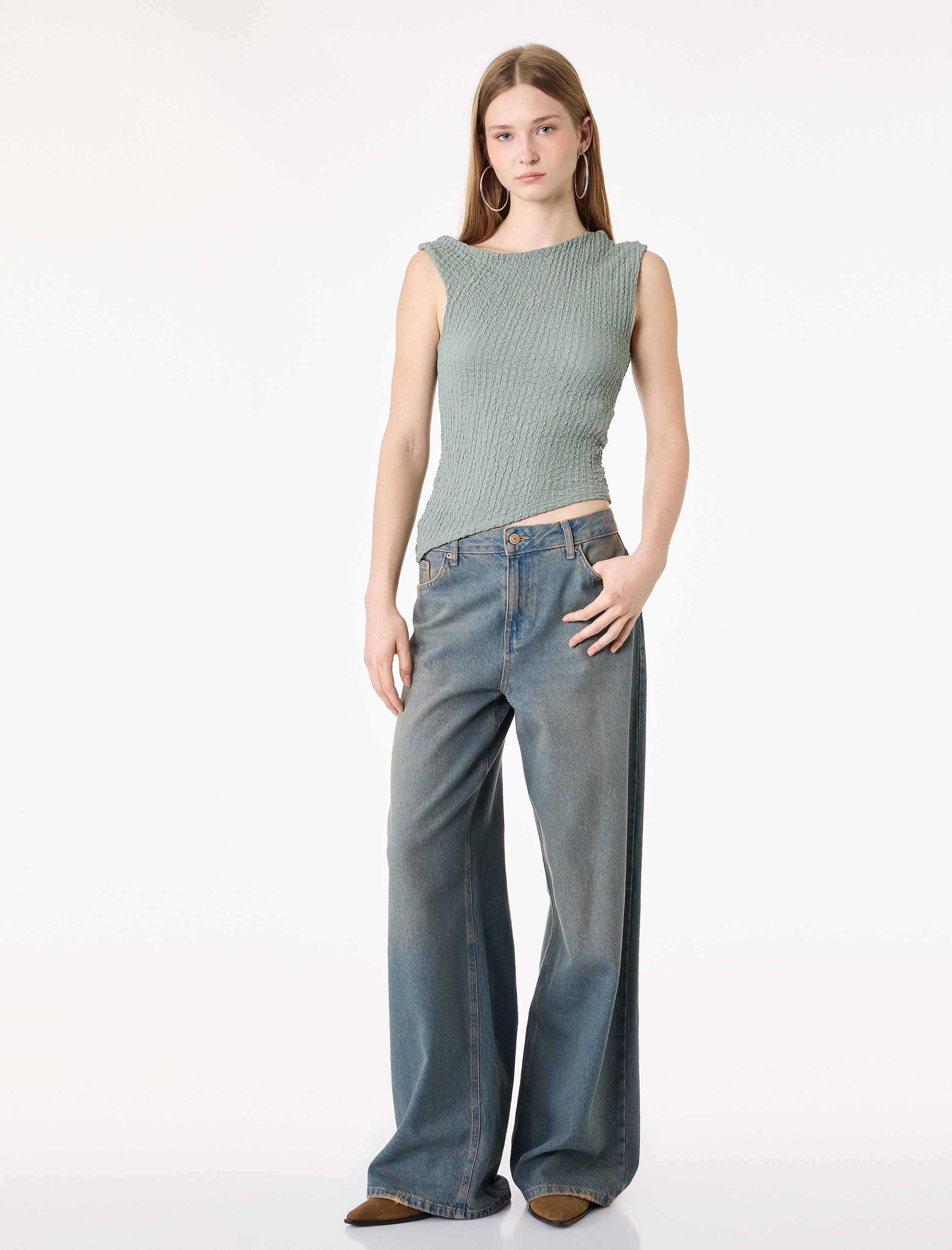   Slim Fit Bürümcük Asimetrik Kolsuz Bluz