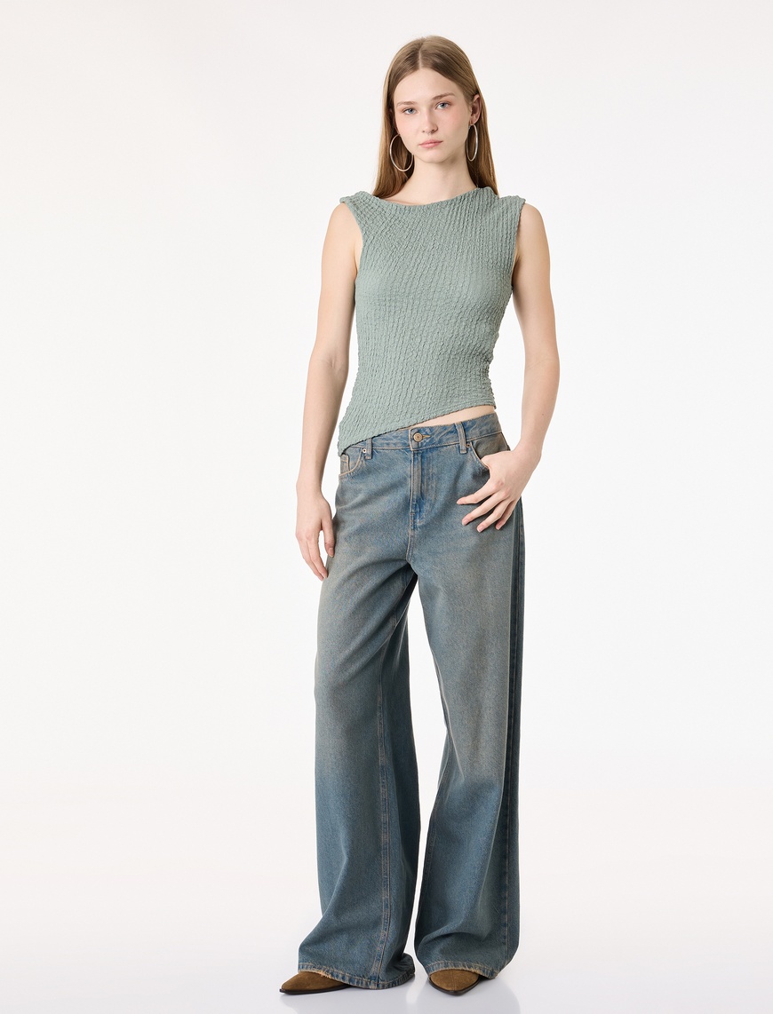 Koton Kadın Slim Fit Bürümcük Asimetrik Kolsuz Bluz