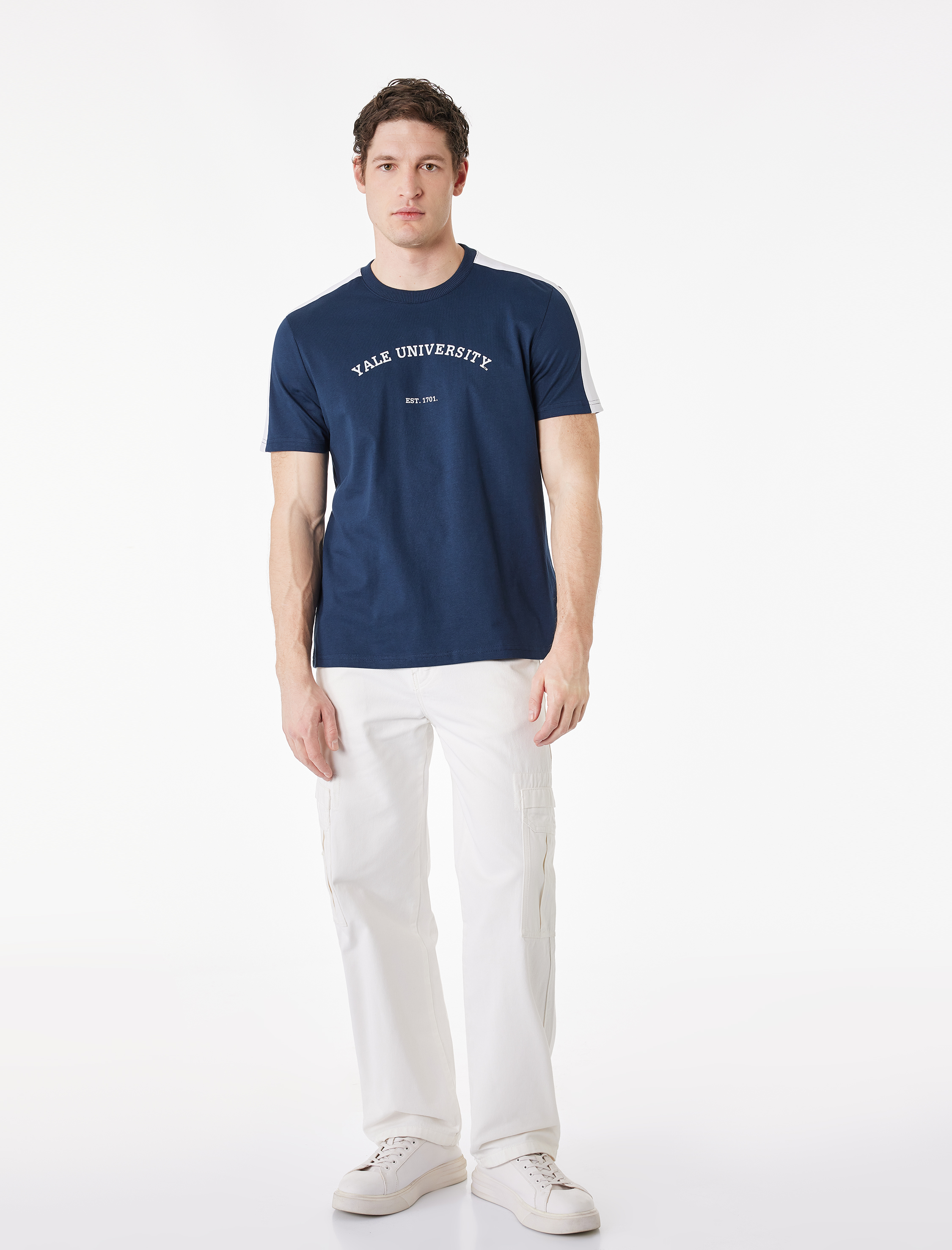   Regular Fit Kısa Kollu Bisiklet Yaka Renk Bloklu Baskılı Lisanslı Yale Tişört