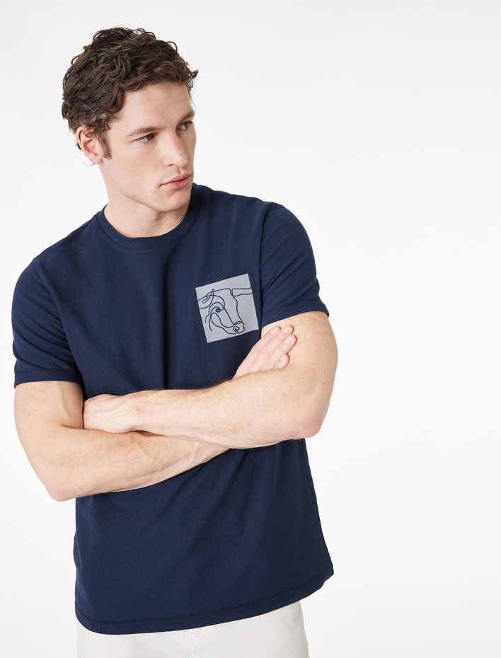  Regular Fit Kısa Kollu Bisiklet Yaka Nakışlı Pamuklu Tişört