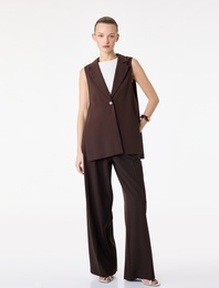 Geniş Yaka Kolsuz Metal Aksesuarlı Düğmeli Yelek