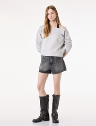 Modal Karışımlı Rahat Kalıp Kayık Yaka Arkası Baskılı Sweatshirt