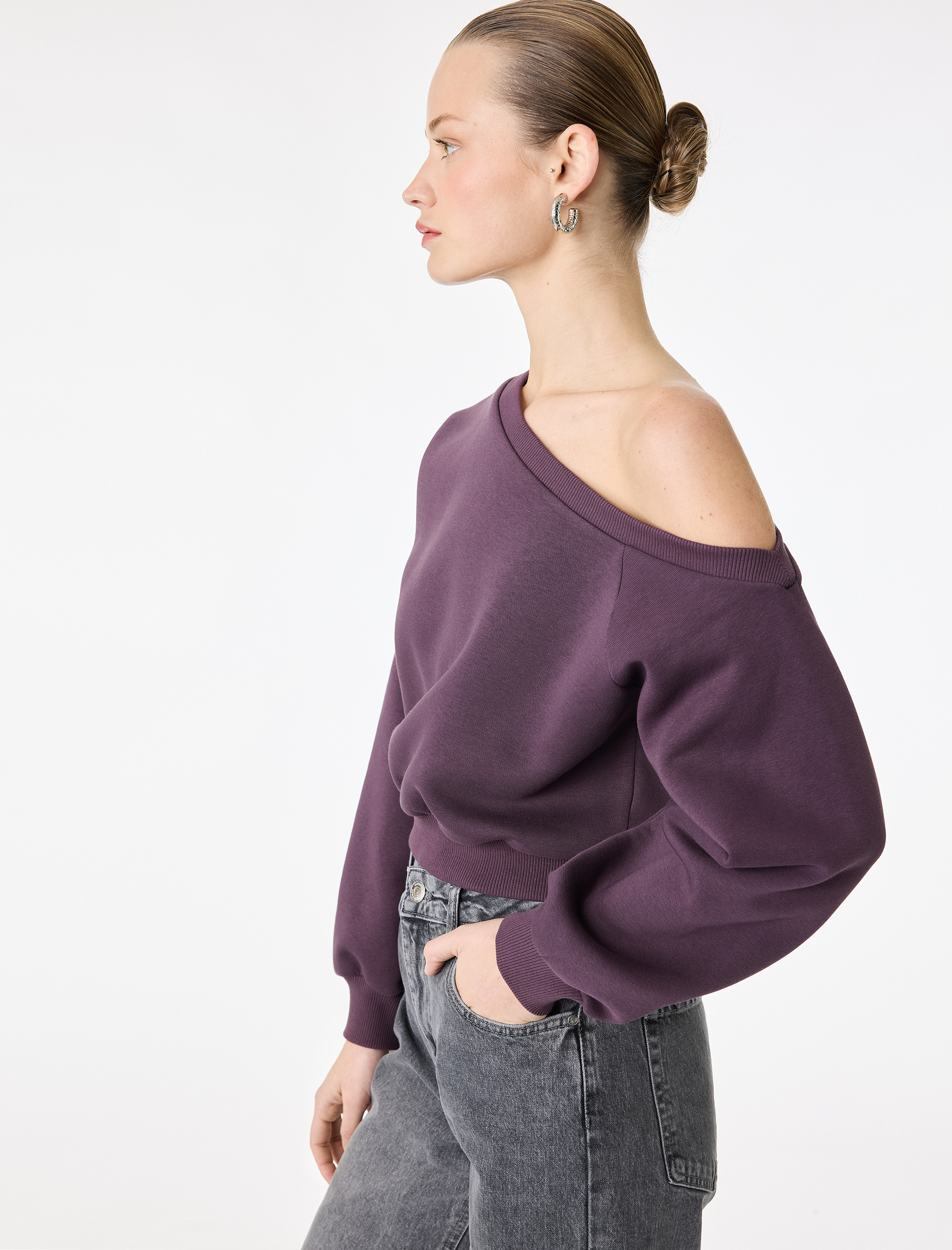   Üç İplik Şordonlu Uzun Kollu Asimetrik Yaka Omzu Açık Sweatshirt