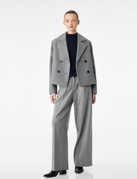 Uzun Kollu Düğmeli Cepli Kruvaze Kısa Kaşe Ceket