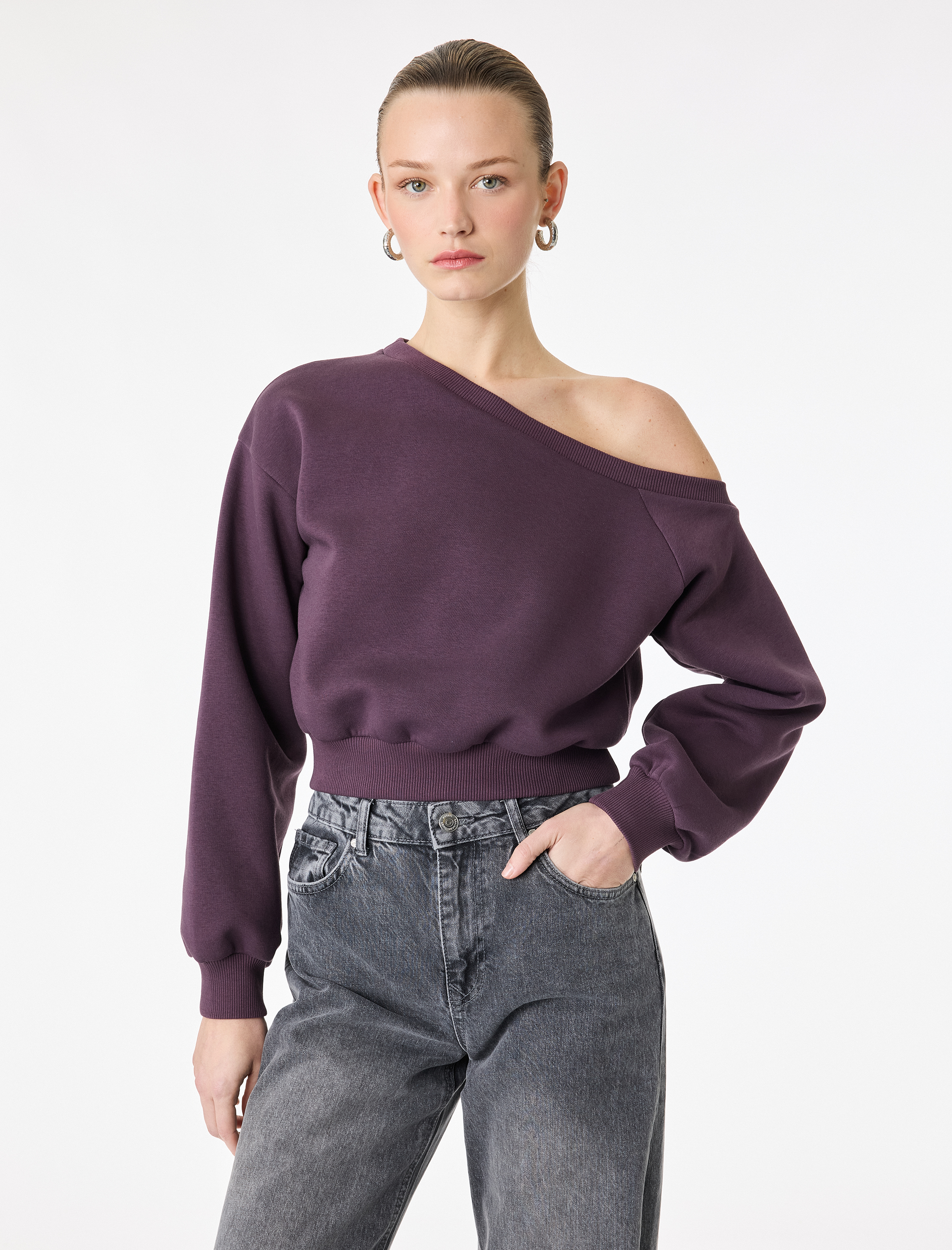   Üç İplik Şordonlu Uzun Kollu Asimetrik Yaka Omzu Açık Sweatshirt