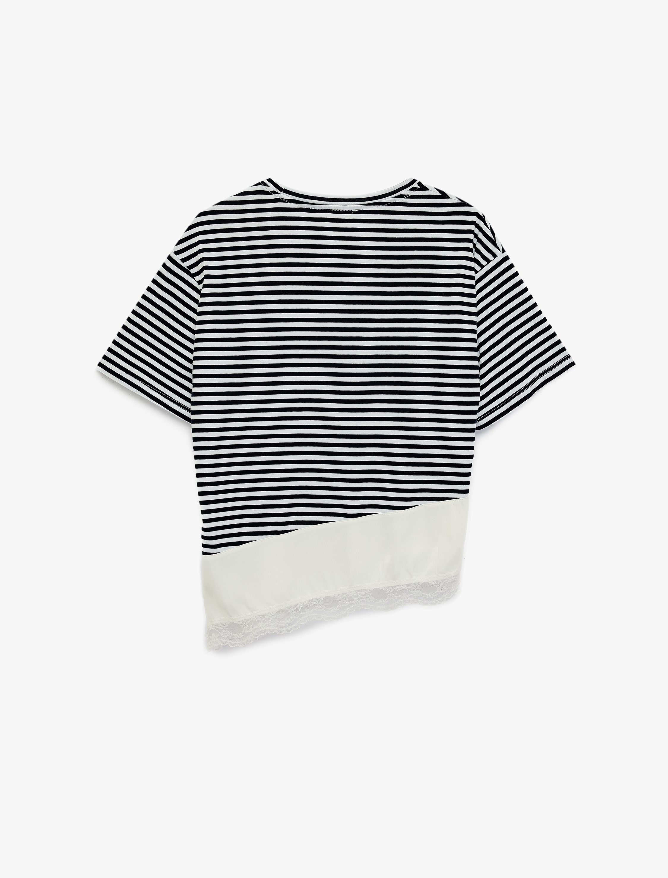   Bisiklet Yaka Kısa Kollu Asimetrik Kesim Dantel Detaylı Tişört