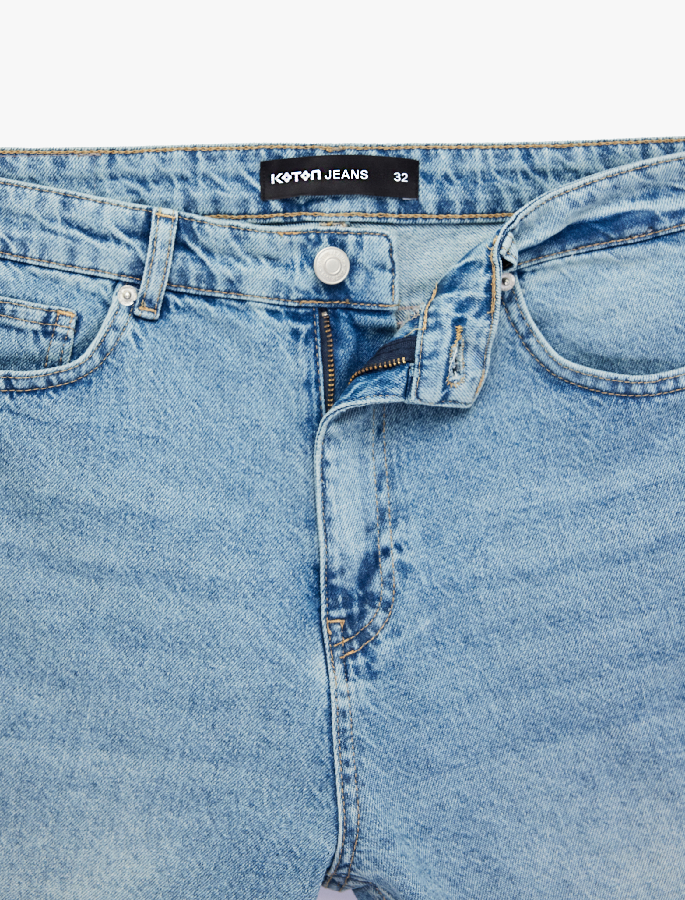   Rahat Kalıp Pamuklu Bermuda Jean Şort