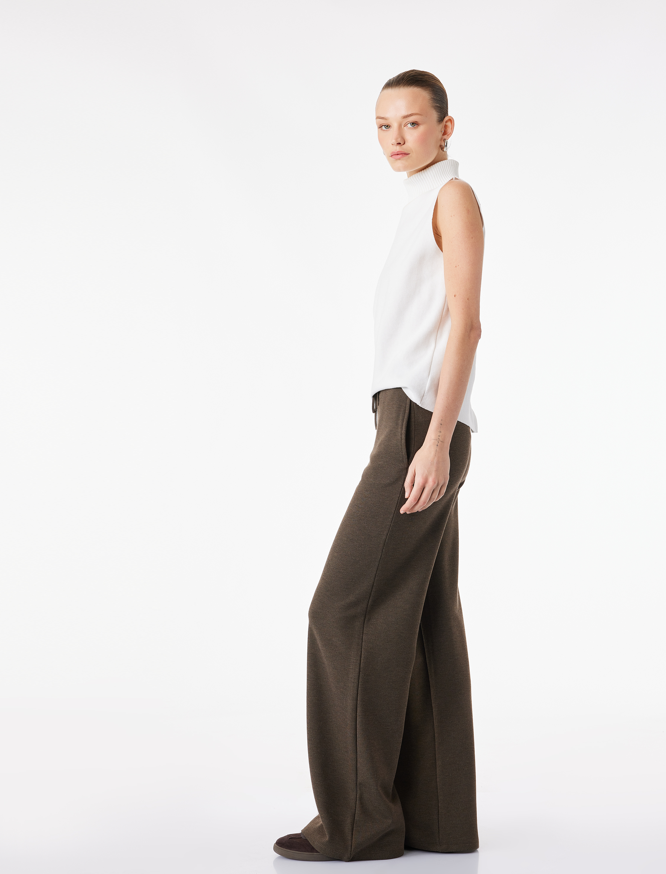   Beli Lastikli Bağcıklı Cepli Düz Paça Eşofman Pantolon